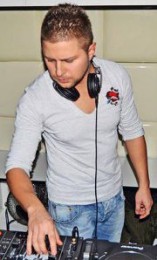 VERSUS & MOMO DOBREV